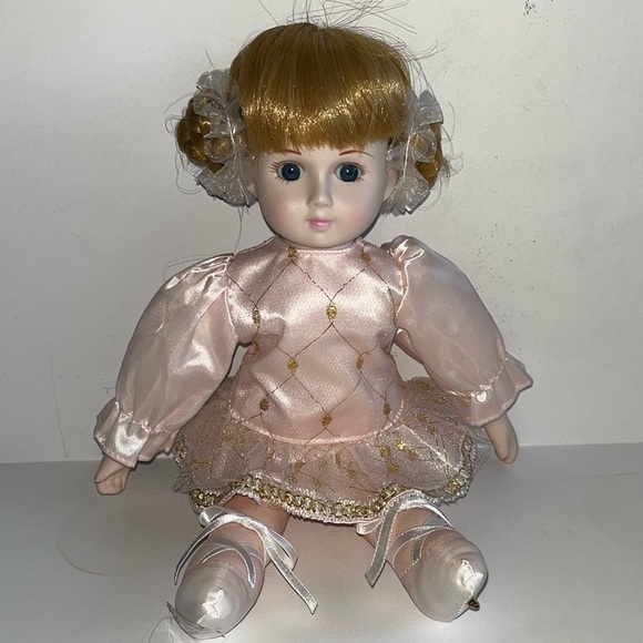 The San Francisco Music Box Ballerina Porcelain Doll Musical‎ Wind Up 12 Inch - Picture 13 of 16